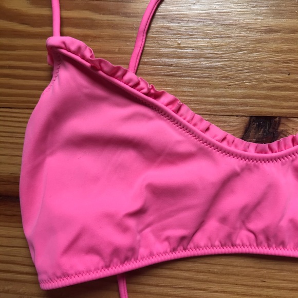 🌸5/$30🌸 Victoria’s Secret Pink Ruffle Bikini Top, GUC, M - Picture 2 of 7